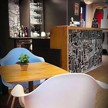 Baudouin 3* Valenciennes